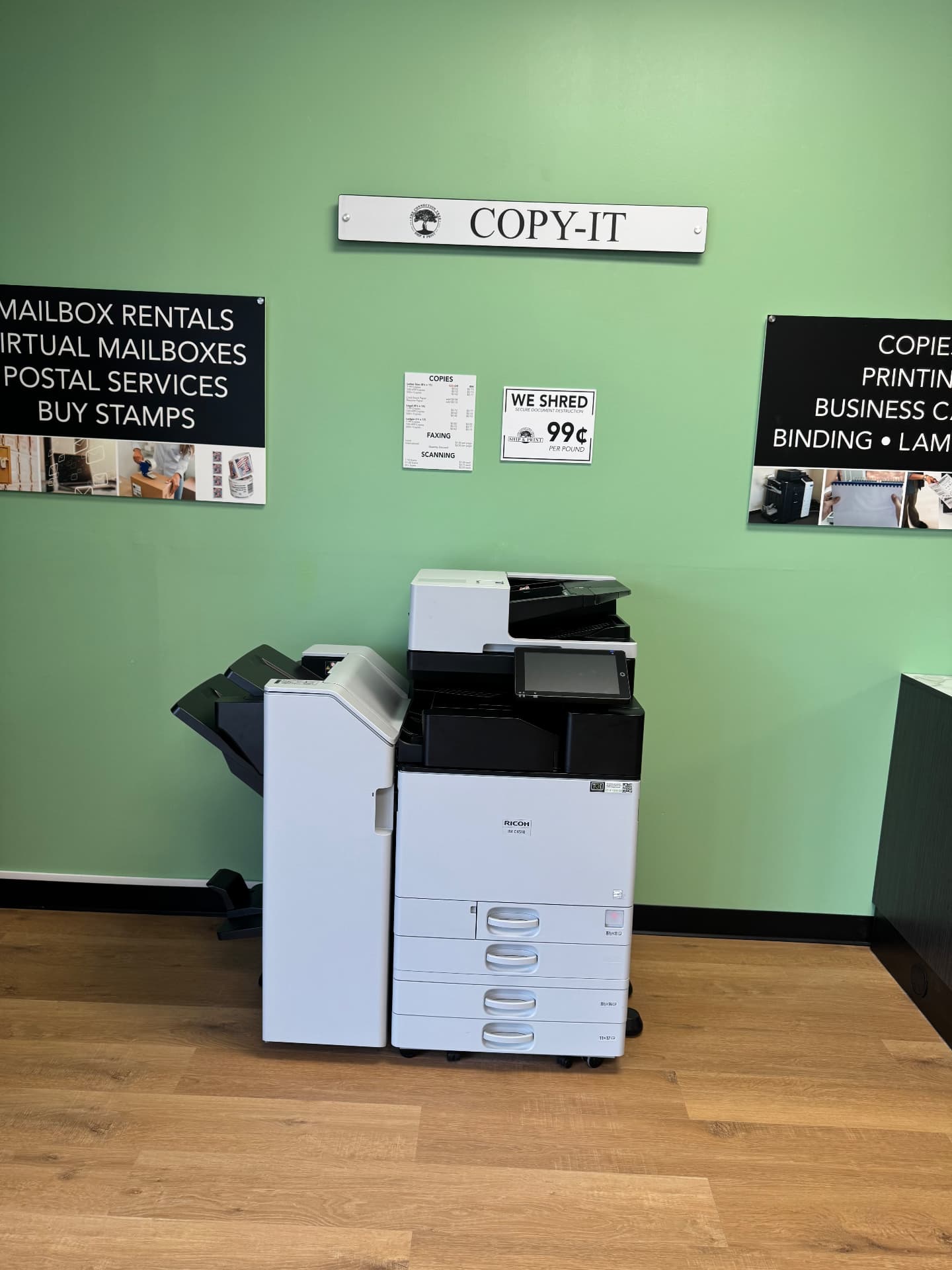 Copy-It station with the color copier